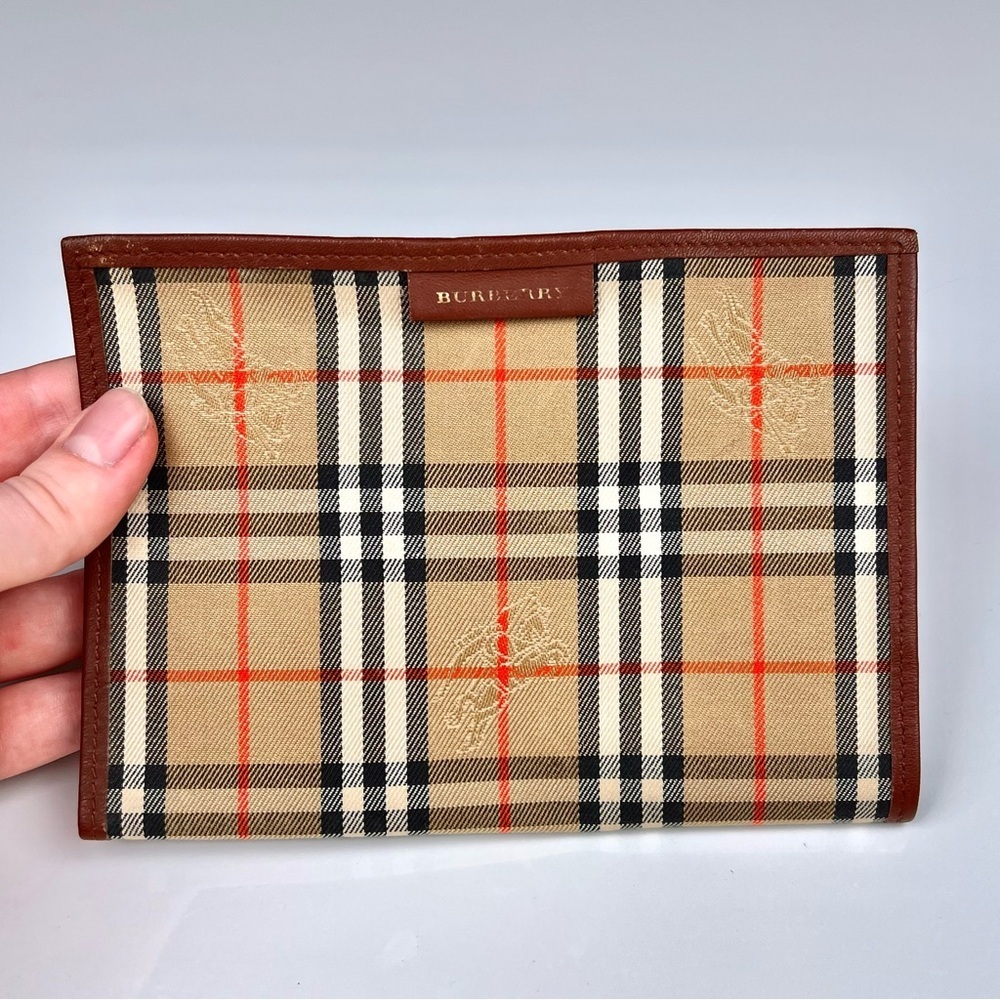 Burberry Book / Planner / Passport Holder Notebook Cover Haymarket Check - Picture 1 of 4